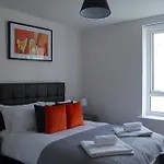 Nightingale House, Kennet Island Serviced Apartment By Ferndale
