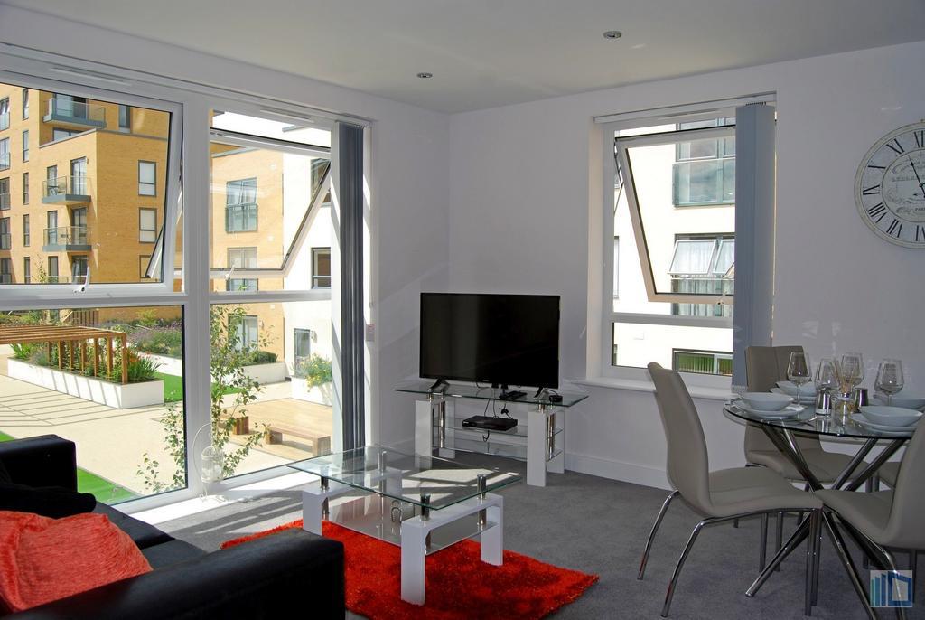 Nightingale House, Kennet Island Serviced By Ferndale Apartment