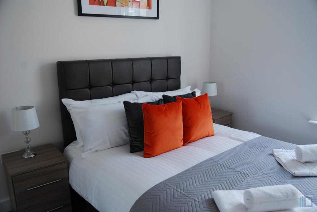 Nightingale House, Kennet Island Serviced By Ferndale Apartment