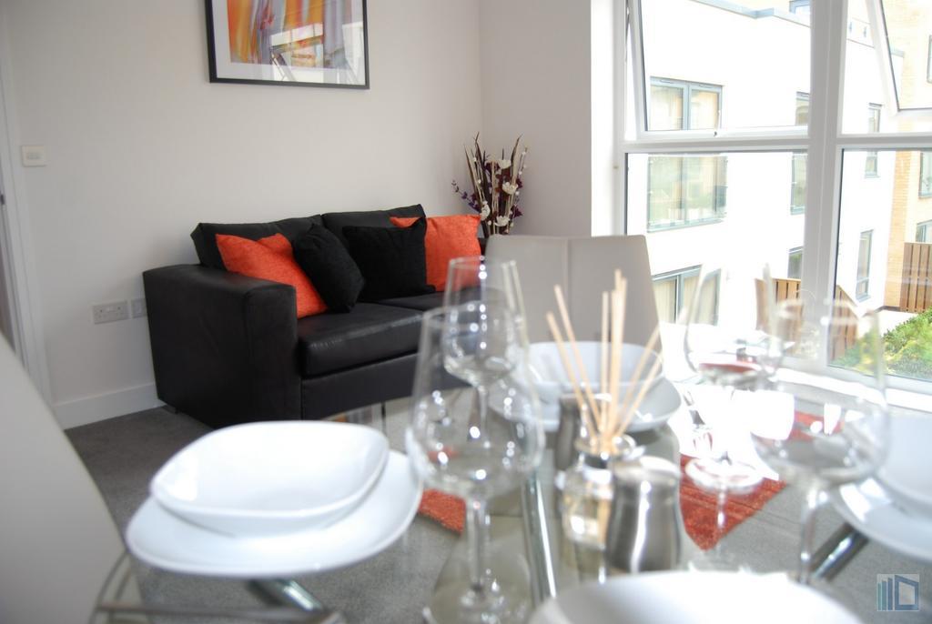 Nightingale House, Kennet Island Serviced By Ferndale Apartment Reading